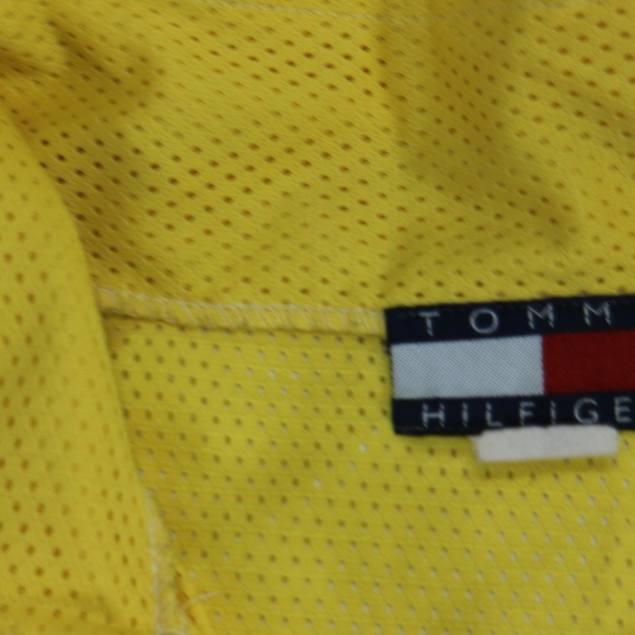 TOMMY HILFIGER Crested Gold Mesh Half Zip Jersey - Picture 4 of 7